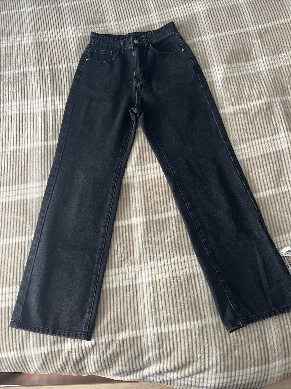 SHEIN Black Relaxed Straight-Leg Women's Jeans